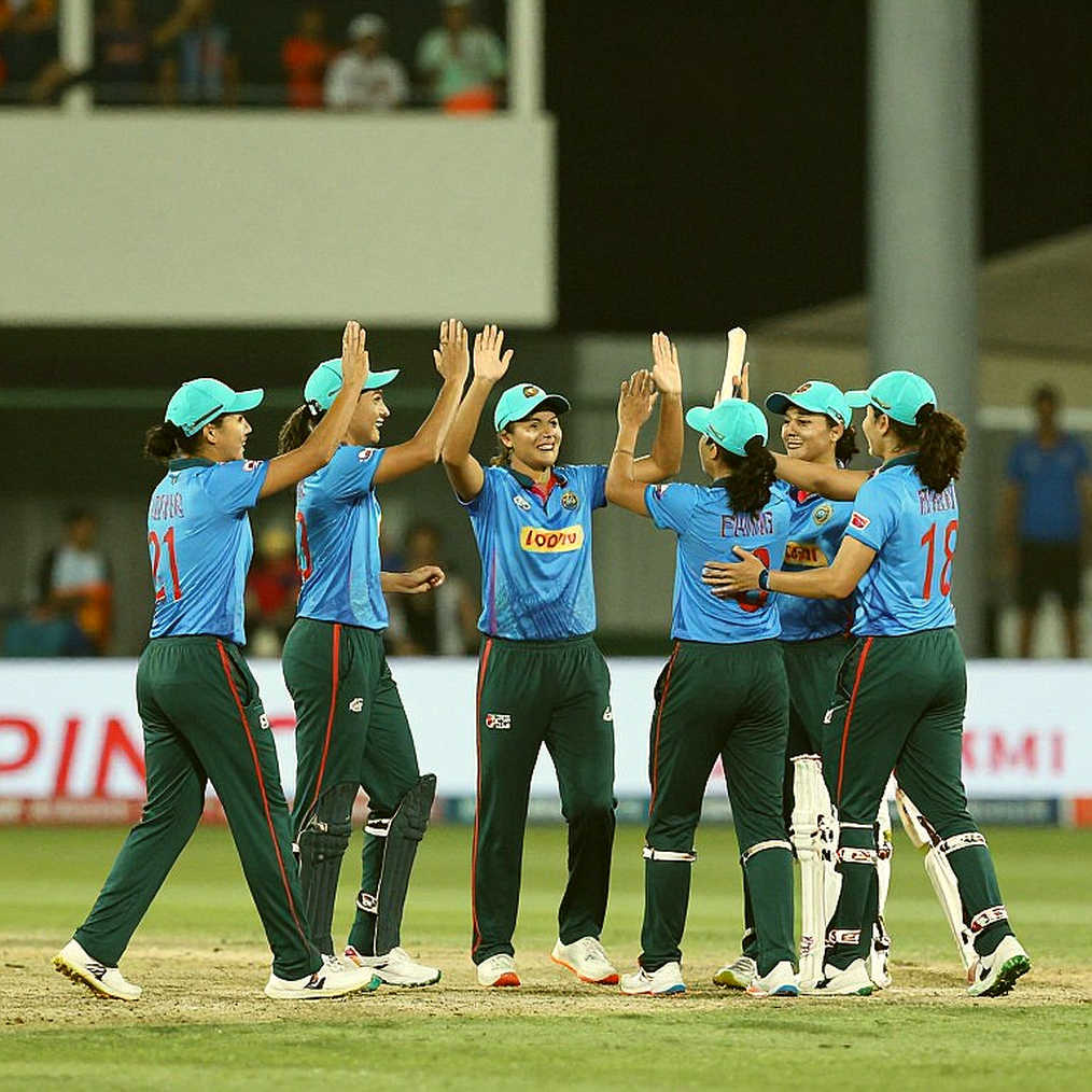 নিলামের হাতুড়ি নামার পর: এশিয়ার ক্রিকেট বাজারে দাম, চুক্তি আর যে লাইনটি কেউ লেখে না নিলামের হাতুড়ি নামার পর: এশিয়ার ক্রিকেট বাজারে দাম, চুক্তি আর যে লাইনটি কেউ লেখে না