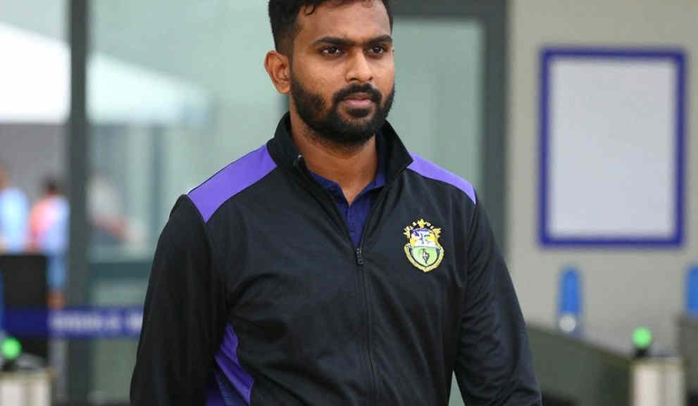 আহমাদজাইয়ের এক চ্যানেল: টেস্টের প্রথম দিনে আফগানিস্তান কীভাবে ম্যাচের মেজাজ বদলাল